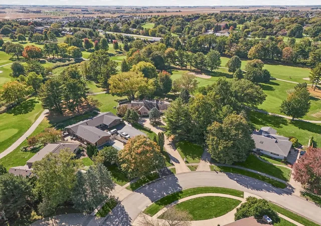 Photo 3 of Single family home for sale at 3325 Stoneybrook Dr, Champaign, IL 61822 | MLS# 12790874 | Listing updated on 2026-10-23