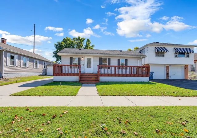 Photo 2 of Single family home for sale at 513 W Superior St, Ottawa, IL 61350 | MLS# 12790885 | Listing updated on 2026-10-28