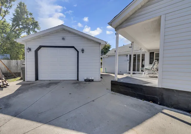 Photo 3 of Single family home for sale at 513 W Superior St, Ottawa, IL 61350 | MLS# 12790885 | Listing updated on 2026-10-29
