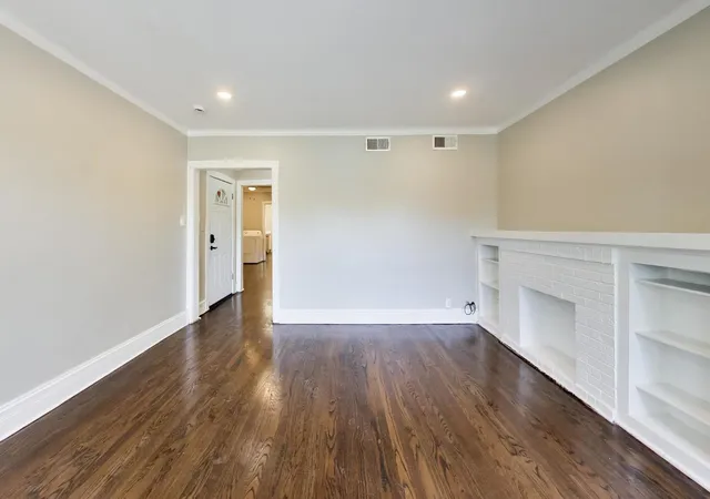 Photo 3 of Multi family home for sale at 5116 N Avers Ave, Chicago, IL 60625 | MLS# 12790888 | Listing updated on 2026-10-28