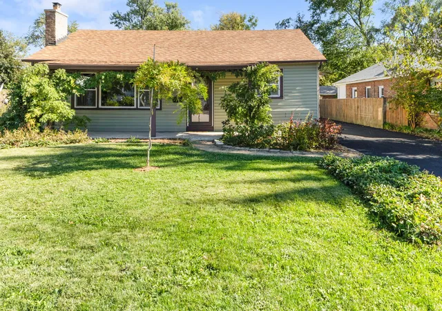 Photo 2 of Single family home for sale at 17353 65th Avenue, Tinley Park, IL 60477 | MLS# 12790889 | Listing updated on 2026-10-22