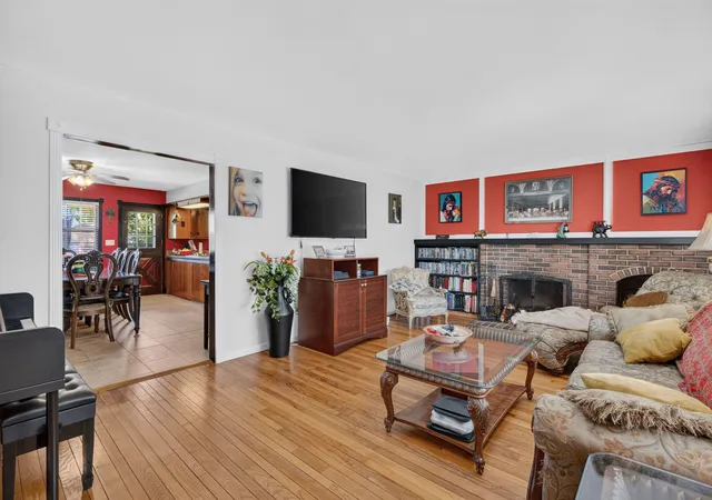 Photo 3 of Single family home for sale at 290 W 3rd Street, Coal City, IL 60416 | MLS# 12790909 | Listing updated on 2026-10-22