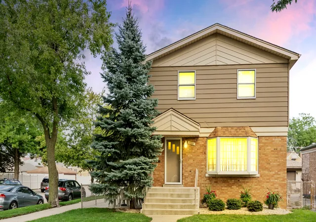 Photo 1 of Single family home for sale at 11001 S Ridgeway Ave, Chicago, IL 60655 | MLS# 12790912 | Listing updated on 2026-10-22