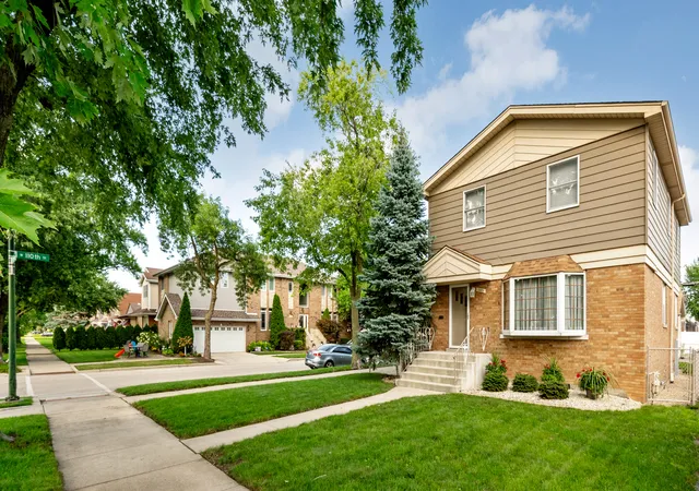 Photo 2 of Single family home for sale at 11001 S Ridgeway Ave, Chicago, IL 60655 | MLS# 12790912 | Listing updated on 2026-10-22