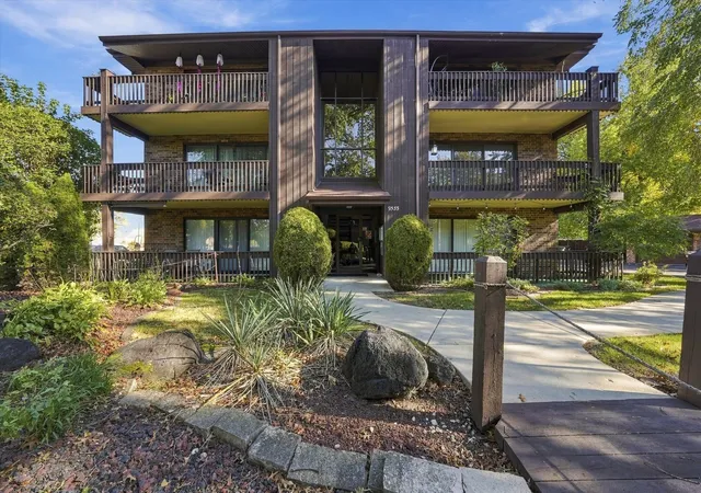 Photo 1 of Condo for sale at 9535 Southwest Hwy #2, Oak Lawn, IL 60453 | MLS# 12790917 | Listing updated on 2026-10-22