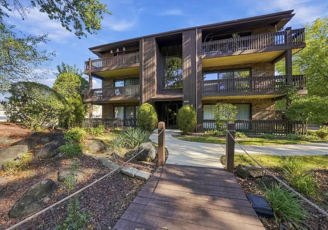 Photo 2 of Condo for sale at 9535 Southwest Hwy #2, Oak Lawn, IL 60453 | MLS# 12790917 | Listing updated on 2026-10-22