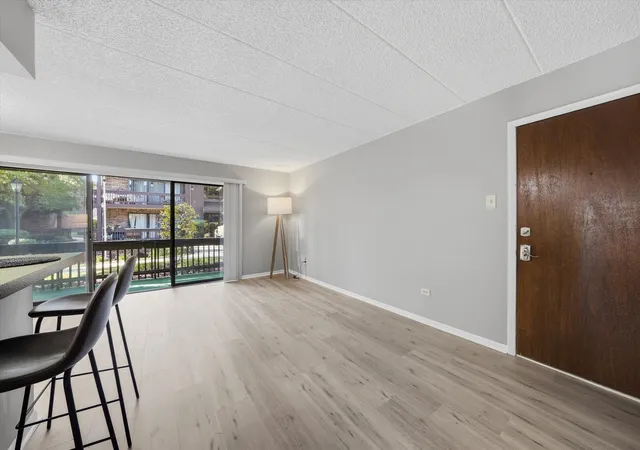 Photo 4 of Condo for sale at 9535 Southwest Hwy #2, Oak Lawn, IL 60453 | MLS# 12790917 | Listing updated on 2026-10-22