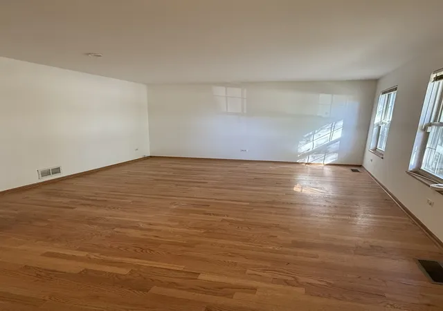 Photo 2 of Single family home for sale at 3766 Atlantic Ave, Gurnee, IL 60031 | MLS# 12790926 | Listing updated on 2026-10-23