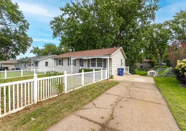 Photo 1 of Single family home for sale at 2803 N Pine St, Davenport, IA 52804 | MLS# 12790929 | Listing updated on 2026-10-27