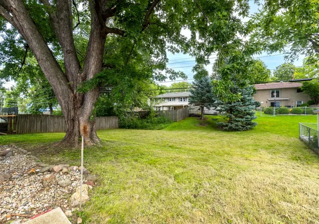 Photo 4 of Single family home for sale at 2803 N Pine St, Davenport, IA 52804 | MLS# 12790929 | Listing updated on 2026-10-27