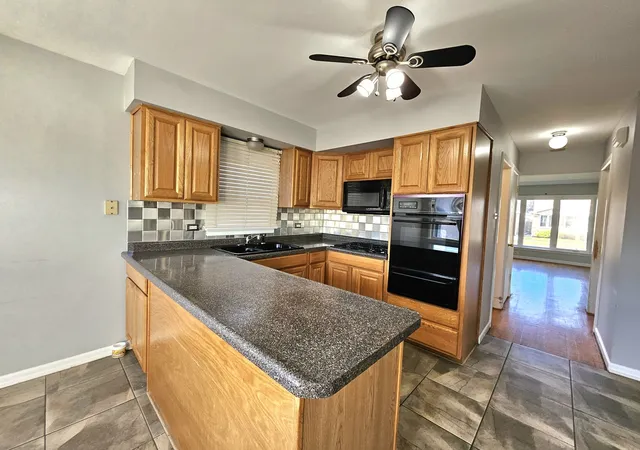 Photo 4 of Single family home for sale at 6831 W 64th Street, Chicago, IL 60638 | MLS# 12790935 | Listing updated on 2026-10-23