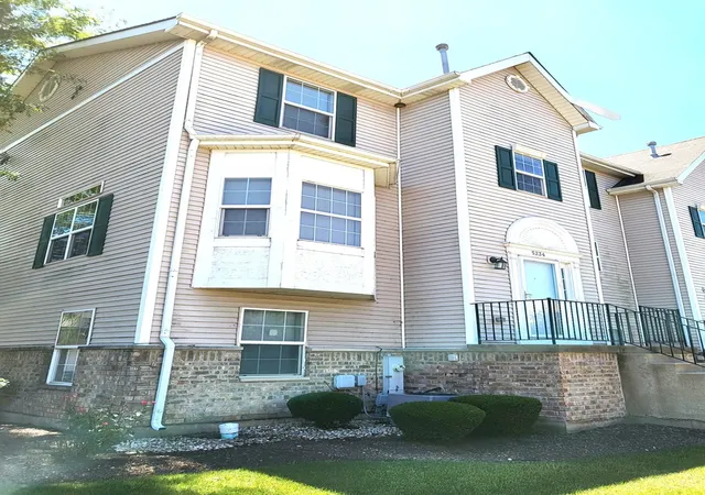 Townhouse for sale at 5234 Stoneridge Ct, Matteson, IL 60443 | MLS# 12790960