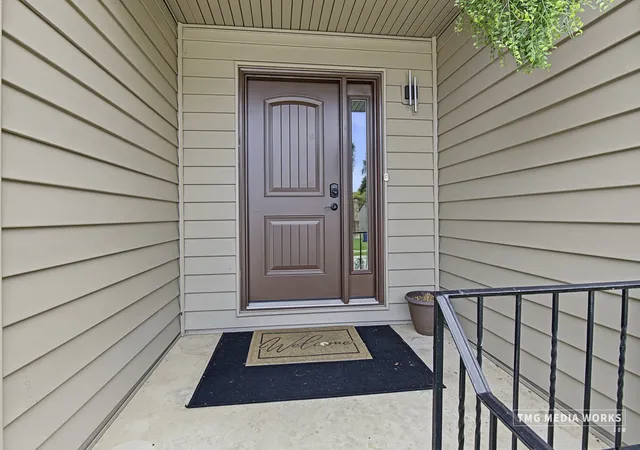 Photo 2 of Single family home for sale at 466 Laura Ct, Naperville, IL 60563 | MLS# 12790967 | Listing updated on 2026-10-21