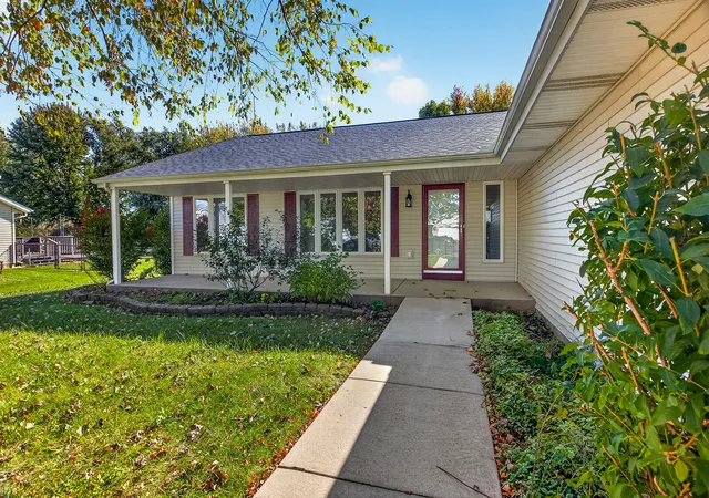Photo 3 of Single family home for sale at 136 Harvest Glenn Dr, Davis Junction, IL 61020 | MLS# 12790979 | Listing updated on 2026-10-27