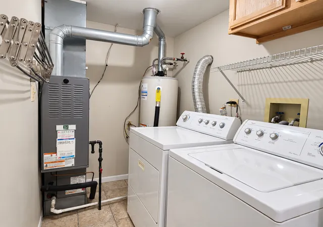 Photo 11 of Townhouse for sale at 1271 Cranbrook Dr, Schaumburg, IL 60193 | MLS# 12790983 | Listing updated on 2026-10-27