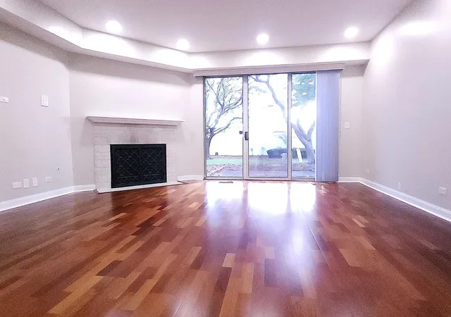 Photo 4 of Townhouse for sale at 1271 Cranbrook Dr, Schaumburg, IL 60193 | MLS# 12790983 | Listing updated on 2026-10-22