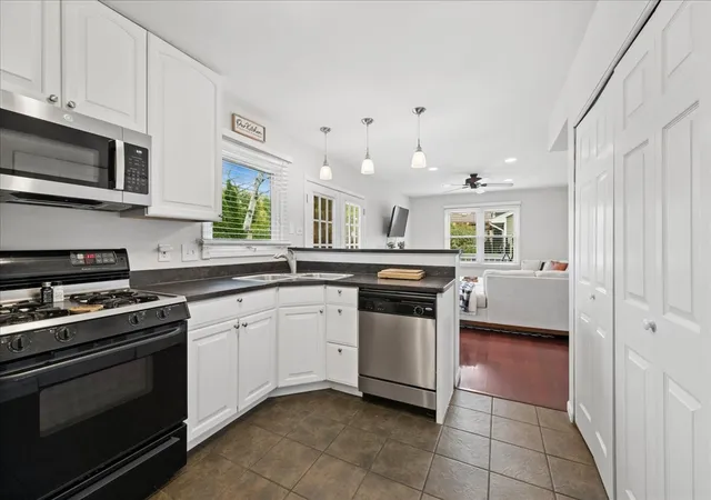 Photo 4 of Single family home for sale at 5410 W Winding Crk Dr, Mc Henry, IL 60050 | MLS# 12791029 | Listing updated on 2026-10-29