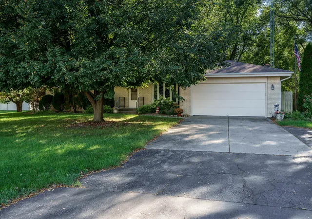 Photo 1 of Single family home for sale at 739 Roosevelt Rd, Machesney Park, IL 61115 | MLS# 12791035 | Listing updated on 2026-10-23