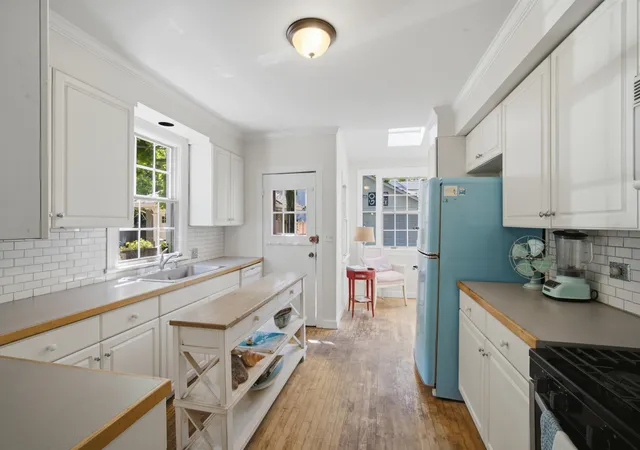 Photo 4 of Townhouse for sale at 233 E Center Ave, Lake Bluff, IL 60044 | MLS# 12791036 | Listing updated on 2026-10-23