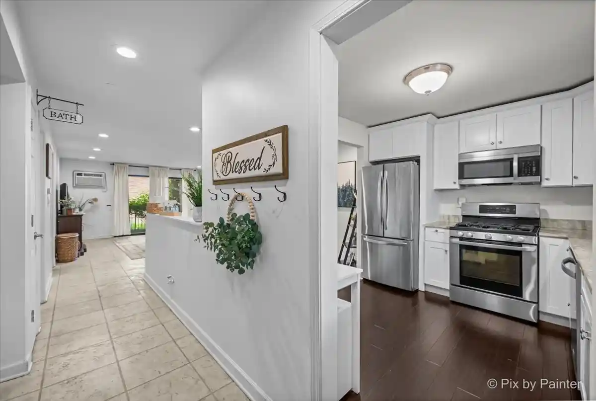 Listing Photo 2 - Condo for sale in 520 E Main St located at 520 E Main St, Barrington, IL 60010 - Unit #1C