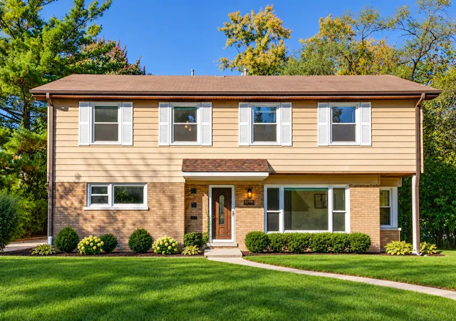 Photo 1 of Single family home for sale at 2272 Asbury Rd, Northbrook, IL 60062 | MLS# 12791046 | Listing updated on 2026-10-22