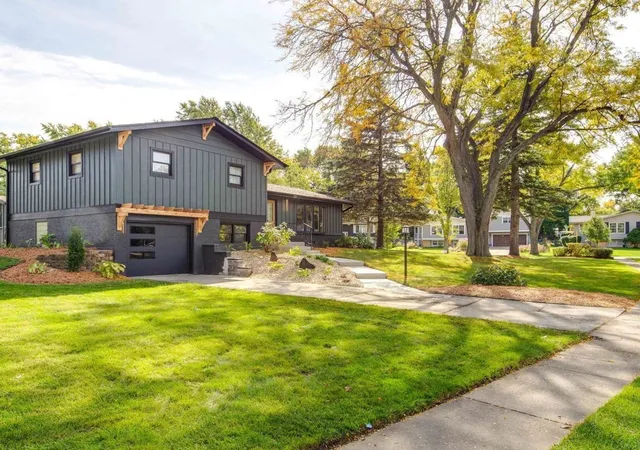 Photo 1 of Single family home for sale at 6955 Parkview Dr, Downers Grove, IL 60516 | MLS# 12791063 | Listing updated on 2026-10-22