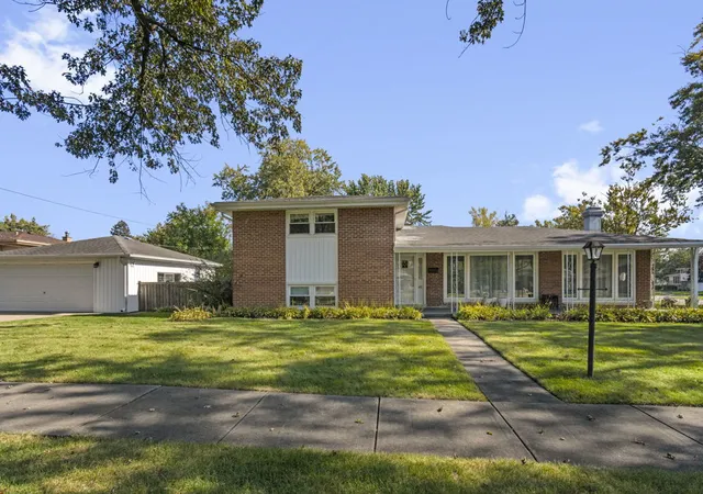 Single family home for sale at 415 Wilkins Dr, Des Plaines, IL 60016 | MLS# 12791068
