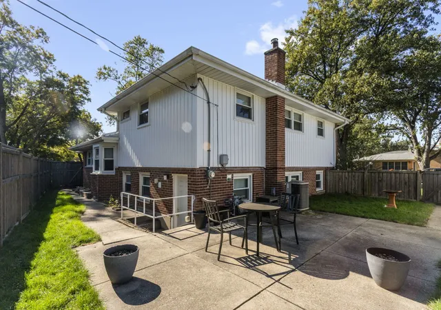 Photo 2 of Single family home for sale at 415 Wilkins Dr, Des Plaines, IL 60016 | MLS# 12791068 | Listing updated on 2026-10-29