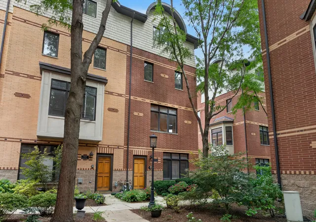 Photo 1 of Townhouse for sale at 1027 Lincoln Trl, Oak Park, IL 60302 | MLS# 12791084 | Listing updated on 2026-10-22