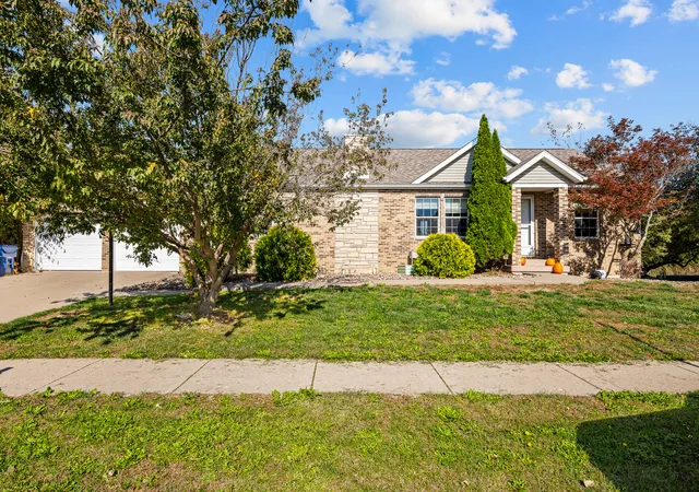 Photo 1 of Single family home for sale at 4504 W 14th Street, Davenport, IA 52804 | MLS# 12791085 | Listing updated on 2026-10-30