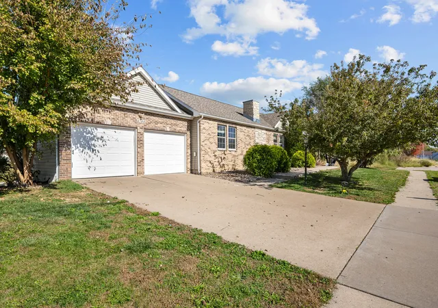 Photo 2 of Single family home for sale at 4504 W 14th Street, Davenport, IA 52804 | MLS# 12791085 | Listing updated on 2026-10-30