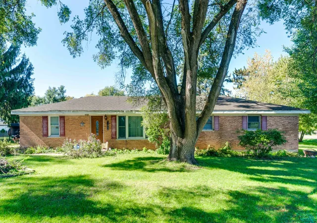 Photo 2 of Single family home for sale at 6703 Hawthorne Dr, Cary, IL 60013 | MLS# 12791093 | Listing updated on 2026-10-22