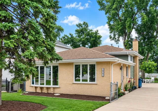 Photo 1 of Single family home for sale at 570 W Crockett Ave, Elmhurst, IL 60126 | MLS# 12791100 | Listing updated on 2026-10-21