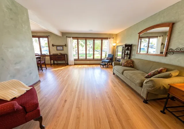 Photo 3 of Single family home for sale at 570 W Crockett Ave, Elmhurst, IL 60126 | MLS# 12791100 | Listing updated on 2026-10-23