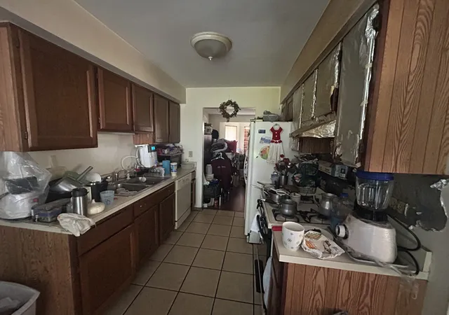 Photo 3 of Single family home for sale at 109 Azalea Cir, Streamwood, IL 60107 | MLS# 12791107 | Listing updated on 2026-10-22