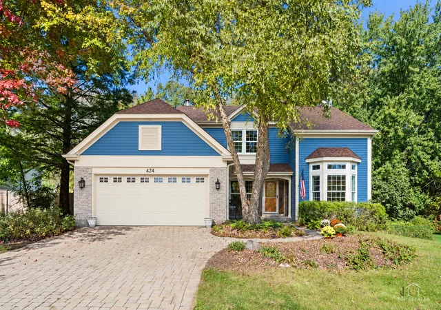 Photo 1 of Single family home for sale at 424 Harbor Dr, Carpentersville, IL 60110 | MLS# 12791119 | Listing updated on 2026-10-22