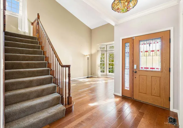 Photo 2 of Single family home for sale at 424 Harbor Dr, Carpentersville, IL 60110 | MLS# 12791119 | Listing updated on 2026-10-22