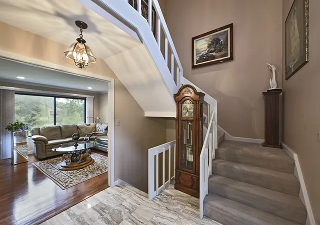Photo 4 of Townhouse for sale at 463 Woodview Rd, Lake Barrington, IL 60010 | MLS# 12791128 | Listing updated on 2026-10-27