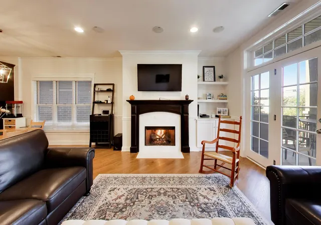 Photo 3 of Condo for sale at 725 W Diversey Pkwy #3W, Chicago, IL 60614 | MLS# 12791143 | Listing updated on 2026-10-21