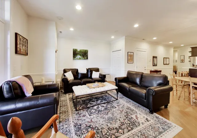 Photo 4 of Condo for sale at 725 W Diversey Pkwy #3W, Chicago, IL 60614 | MLS# 12791143 | Listing updated on 2026-10-21