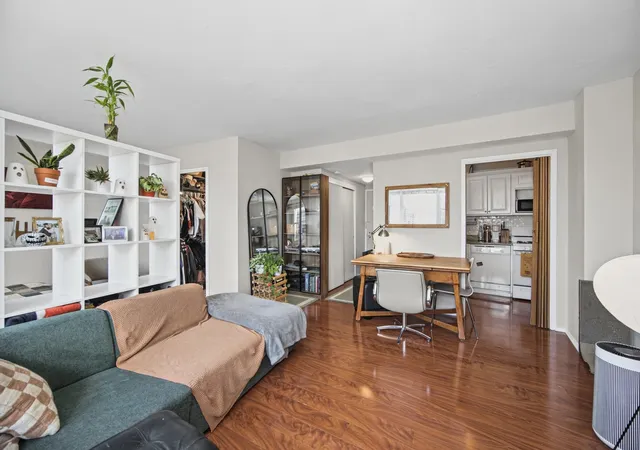 Photo 3 of Townhouse for sale at 1150 N Lake Shore Dr #18L, Chicago, IL 60611 | MLS# 12791153 | Listing updated on 2026-10-22