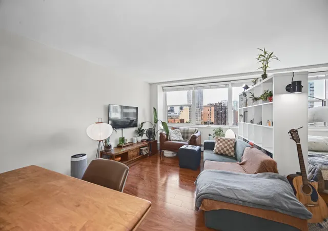 Photo 4 of Townhouse for sale at 1150 N Lake Shore Dr #18L, Chicago, IL 60611 | MLS# 12791153 | Listing updated on 2026-10-22