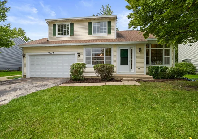 Photo 2 of Single family home for sale at 18153 W Banbury Dr, Gurnee, IL 60031 | MLS# 12791154 | Listing updated on 2026-10-22