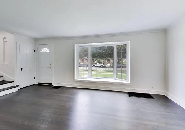 Photo 4 of Single family home for sale at 310 S Delphia Ave, Park Ridge, IL 60068 | MLS# 12791162 | Listing updated on 2026-10-23