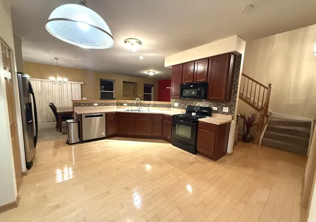 Photo 3 of Townhouse for sale at 6403 Blue Sky Ln, Matteson, IL 60443 | MLS# 12791176 | Listing updated on 2026-10-27