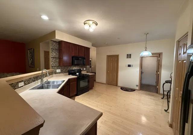 Photo 4 of Townhouse for sale at 6403 Blue Sky Ln, Matteson, IL 60443 | MLS# 12791176 | Listing updated on 2026-10-27