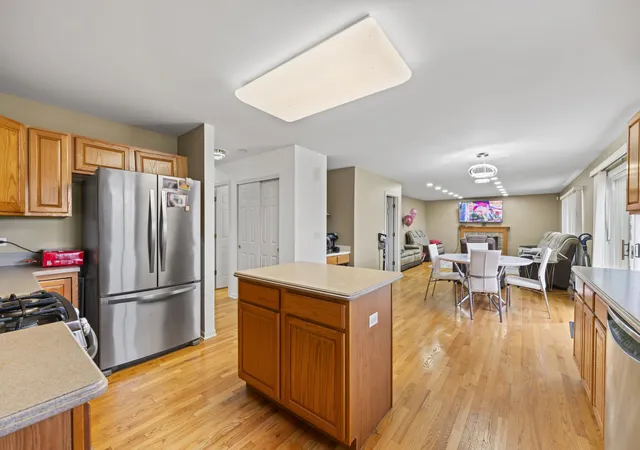 Photo 3 of Single family home for sale at 1381 Callen Ln, Des Plaines, IL 60016 | MLS# 12791179 | Listing updated on 2026-10-22