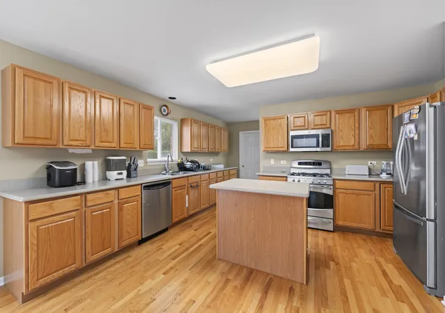 Photo 3 of Single family home for sale at 1381 Callen Ln, Des Plaines, IL 60016 | MLS# 12791179 | Listing updated on 2026-10-22