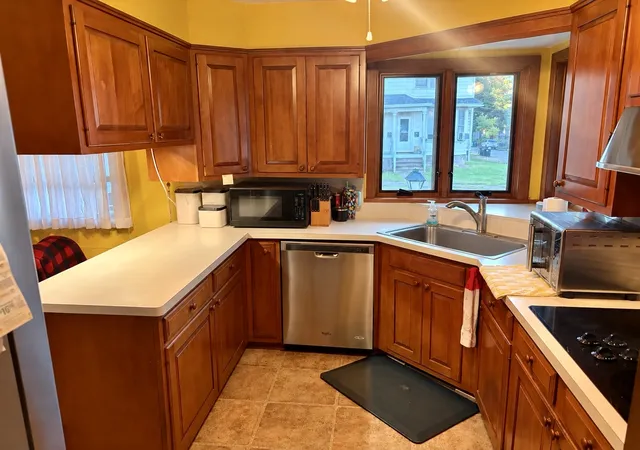 Photo 3 of Single family home for sale at 520 N Quincy St, Clinton, IL 61727 | MLS# 12791185 | Listing updated on 2026-10-23