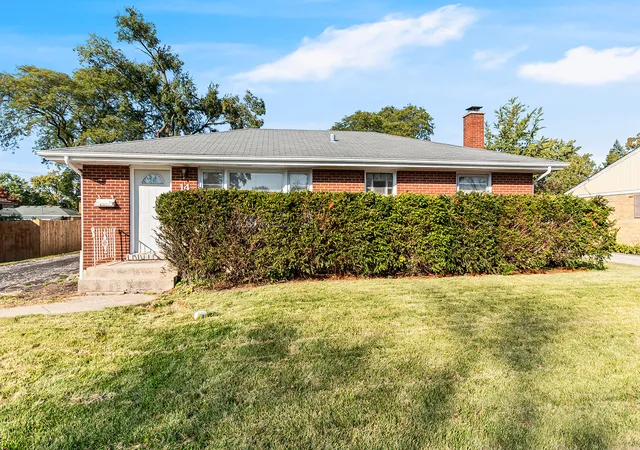 Photo 1 of Single family home for sale at 14 8th Street, Downers Grove, IL 60515 | MLS# 12791190 | Listing updated on 2026-10-27
